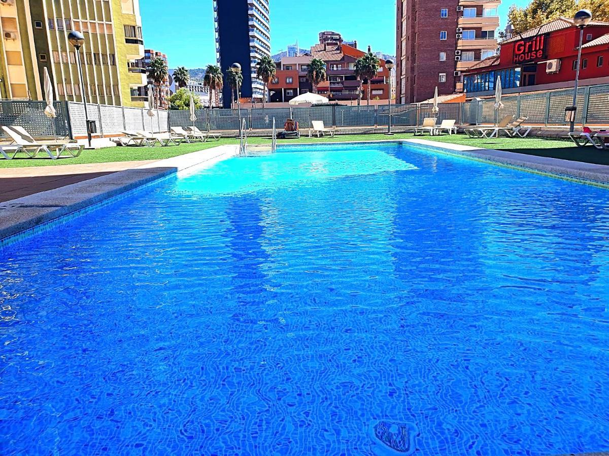 - Two Bedrooms Area Levante Appartement *